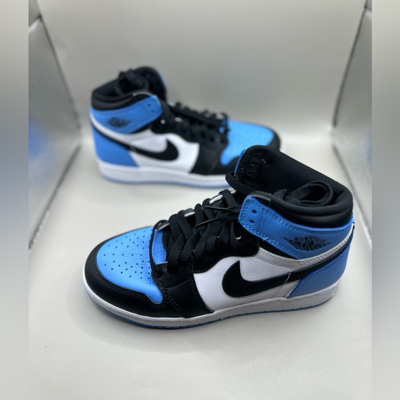 Size 5.5 (GS) - Jordan 1 High Retro OG UNC Toe (NEW). - Picture 3 of 8